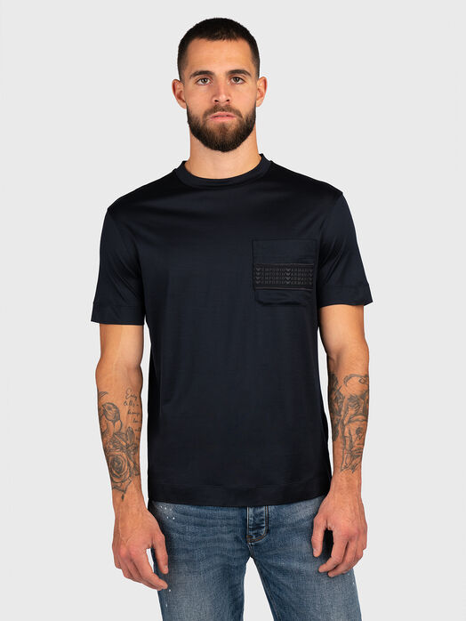 T-shirt with accent pocket
