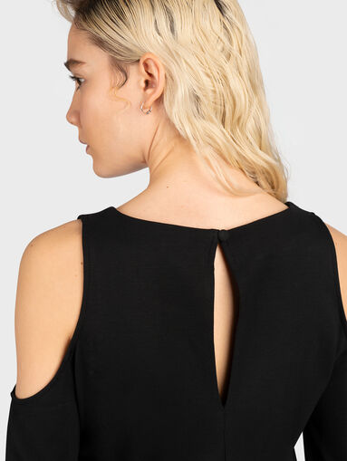 Black off-shoulder jumpsuit - 4