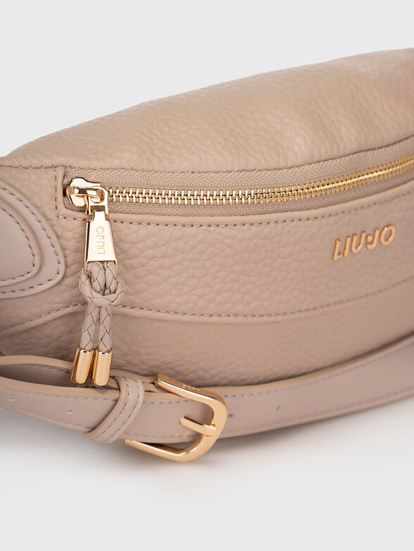 Waist bag in beige with logo accent - 4
