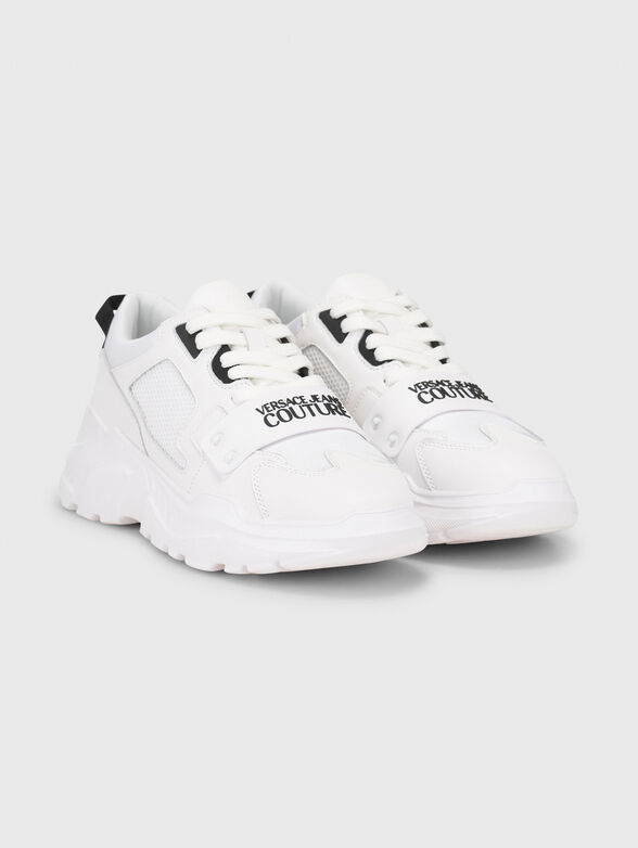 Sports shoes with contrast logo details - 2
