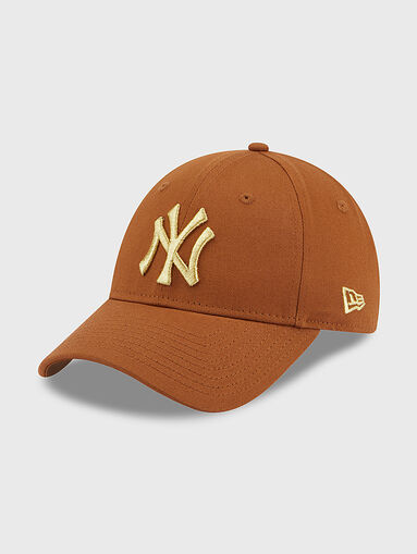 Brown cap with embroidery - 4