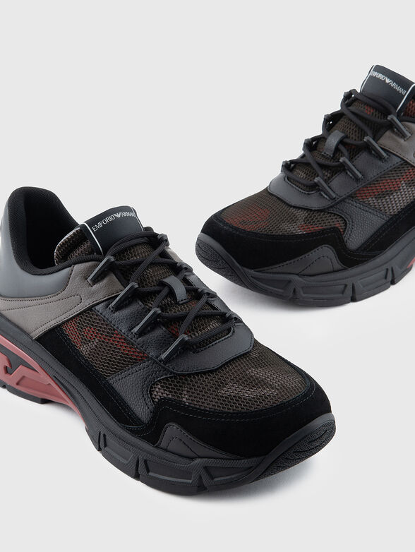 Sports shoes with logo - 4