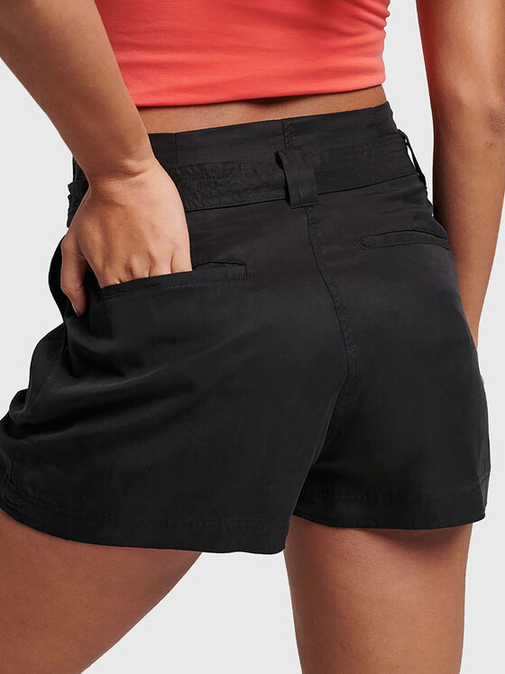 Pantaloni scurți cu curea - 2