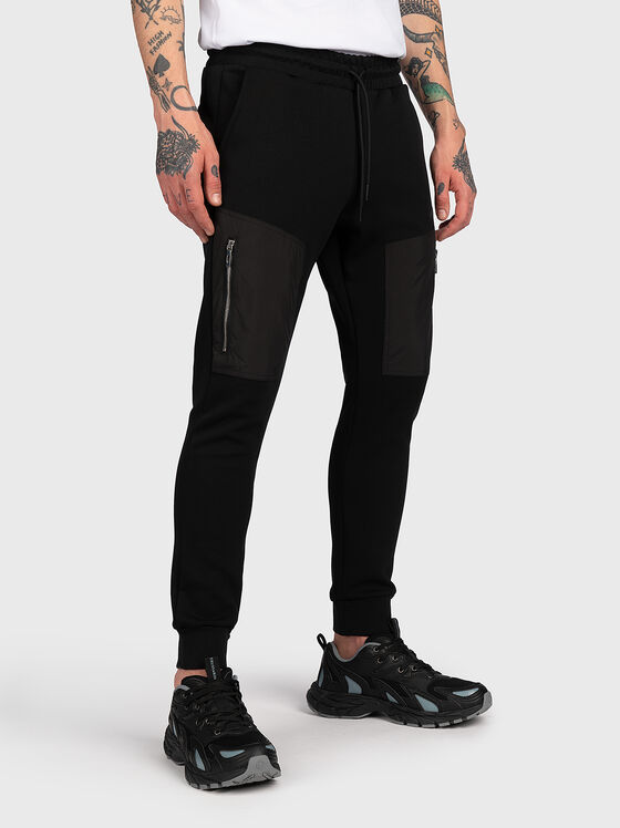 Pantaloni sport cu fermoare ca accent și logo - 1