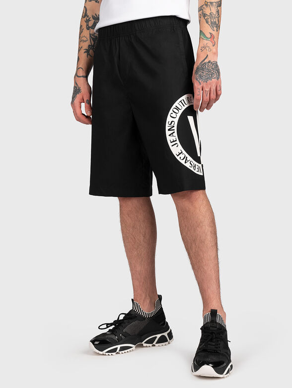 Shorts with contrasting logo accent - 1
