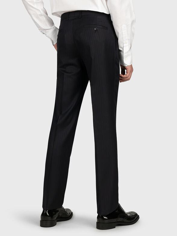 Suit in navy blue colour - 3
