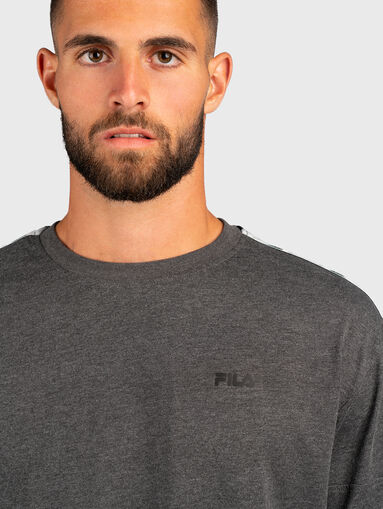 BRITTNAU grey T-shirt with accent logo stripe - 5