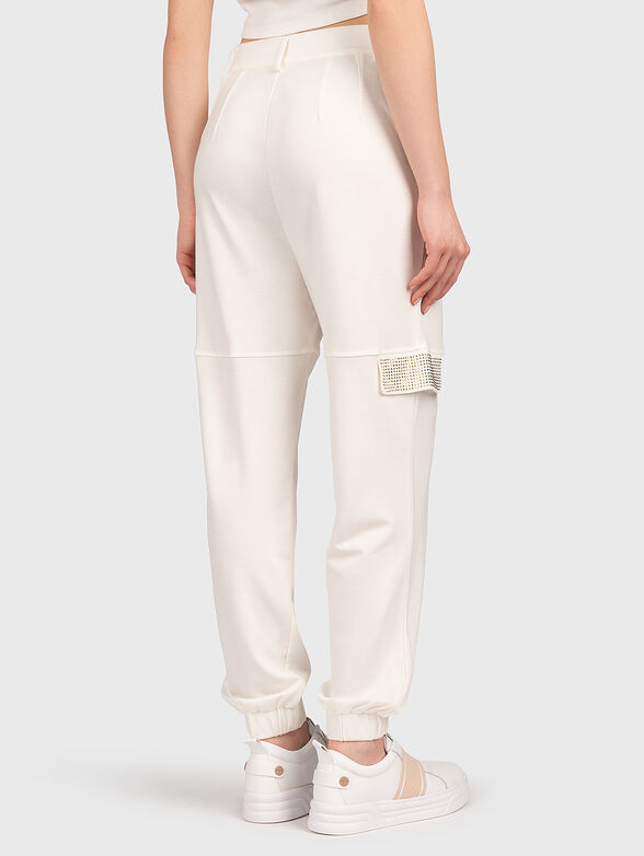 White pants with accent pockets - 2