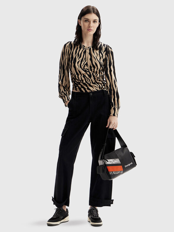 Bag with contrast details - 2