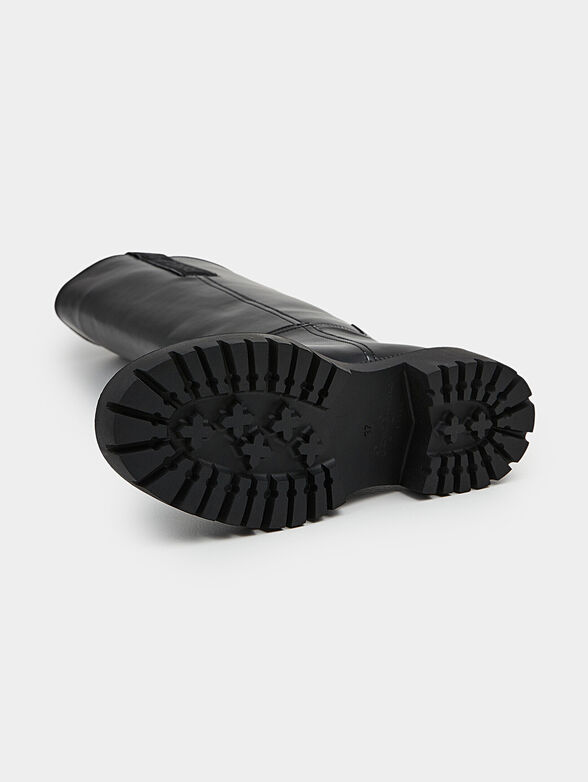 BETTLE faux leather boots in black color - 5