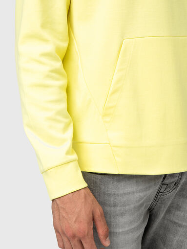 Sweatshirt with embossed logo - 5