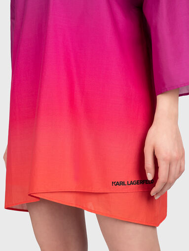 Beach dress with V-neck - 5