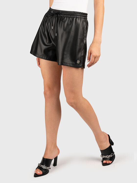 Pantaloni scurți HESAR-1 din piele ecologică - 1