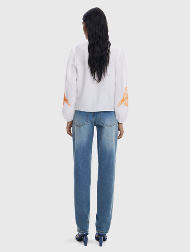 Long sleeved shirt with accent embroidery - 3