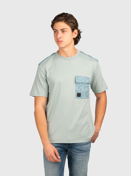 Tricou DABIENO cu buzunar de accent - 1