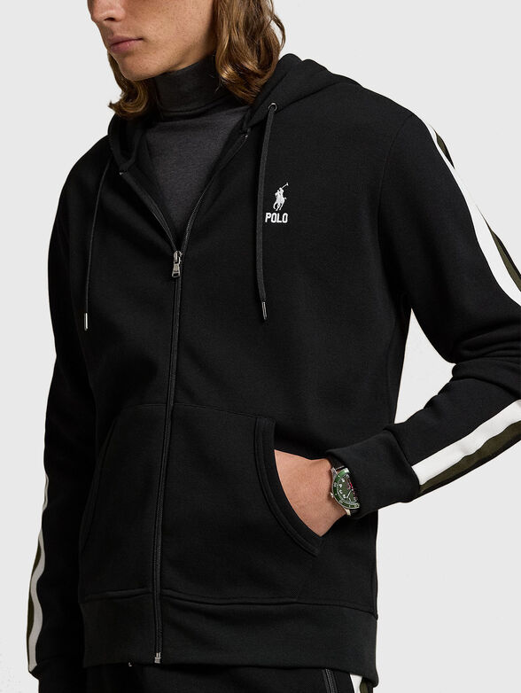 Sweatshirt with contrasting sleeve stripes - 4