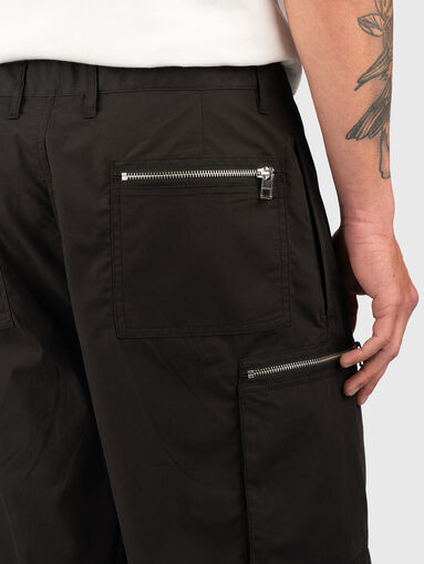 Shorts with accent zip - 4