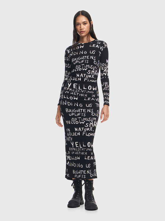 Rochie slim HESIAN cu inscripții contrastante - 1