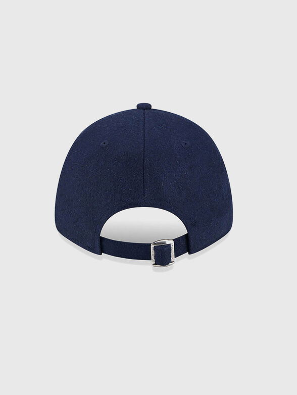 Dark blue hat with visor and contrasting logo - 2