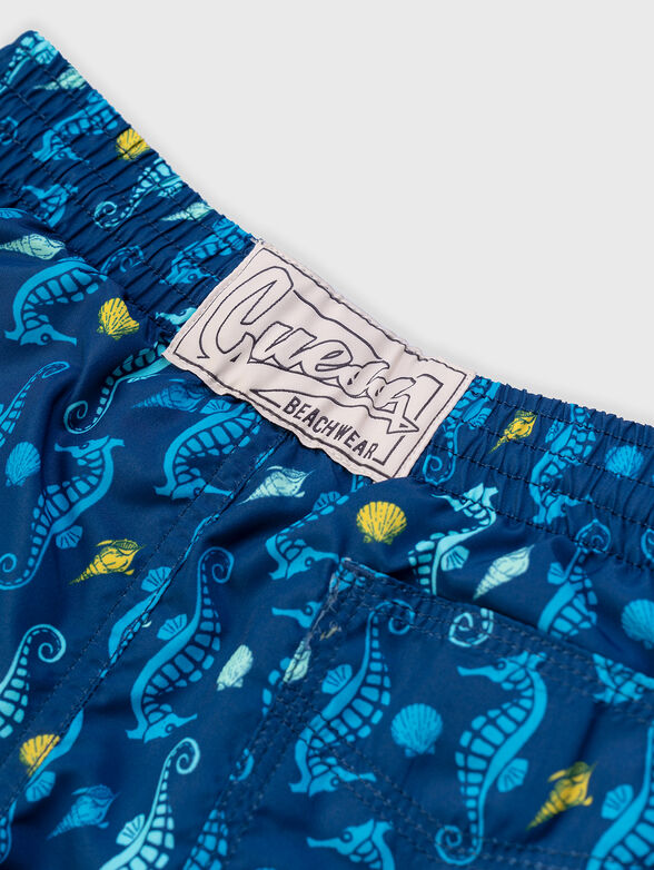 Beach shorts with starfish print - 3