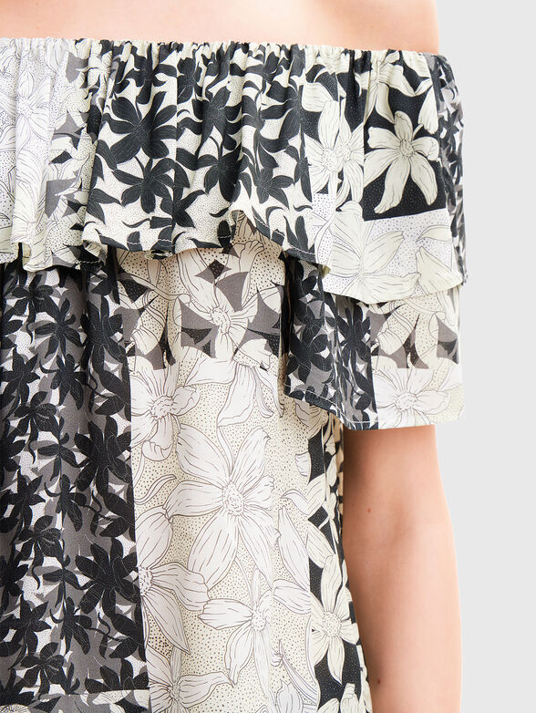 Blouse with floral motifs - 3