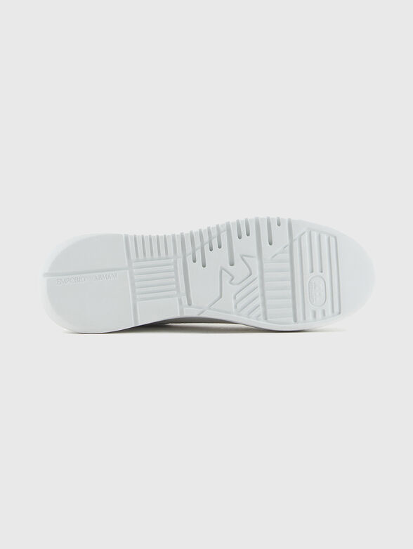 White leather sports shoes - 5