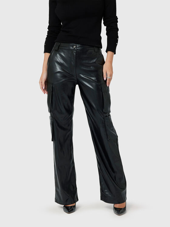 Pantaloni cargo KORI negri din piele ecologică - 1