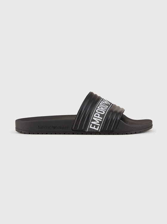 Black beach slippers with logo accent - 1