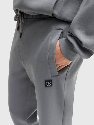 Cotton sports trousers with logo - 3
