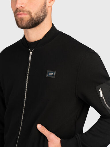 Zip-up sweatshirt in black  - 5