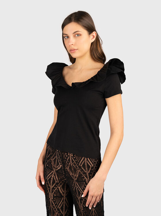 Tricou din bumbac cu decolteu accentuat - 1