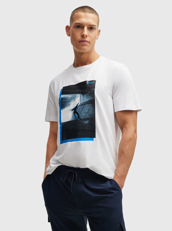 Tricou cu decolteu oval și imprimeu - 1