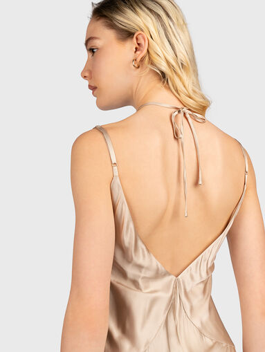 Satin dress with cut-out back - 3