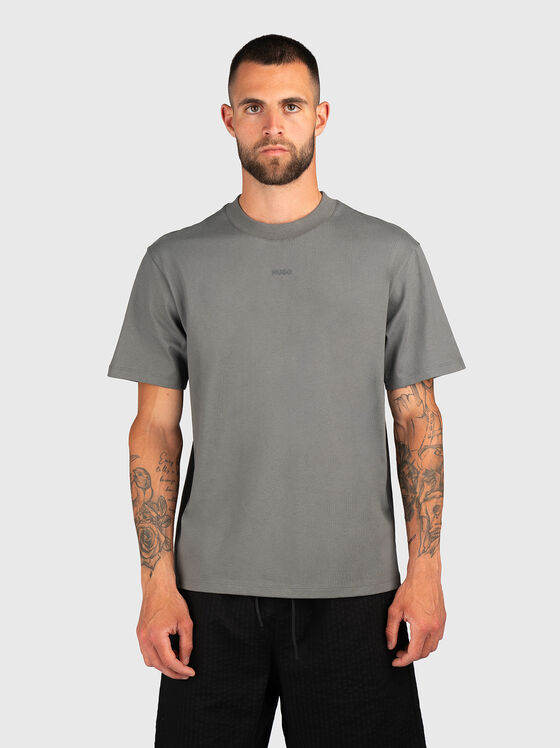 Tricou supradimensionat cu decolteu oval - 1