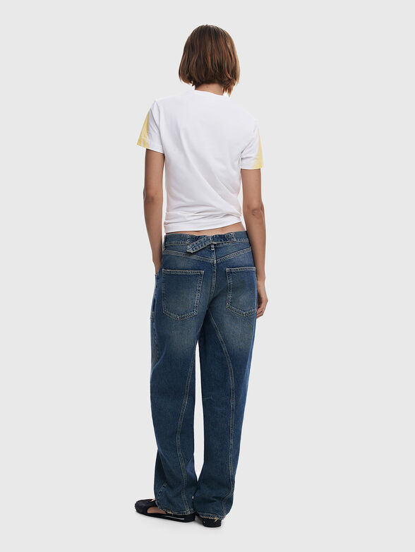White T-shirt with oval neckline and print - 3
