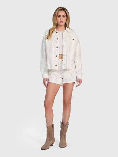 Short denim pants with rhinestones - 5
