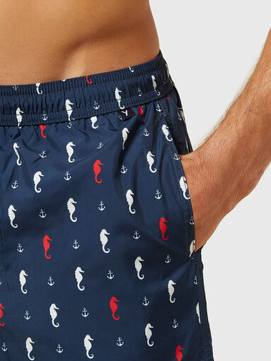 SEA BREEZE beach shorts with accent print - 4