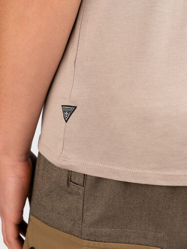 GUESS CLUB LOGO T-shirt with embossed design - 4