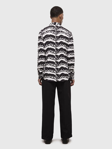 Short sleeve shirt with contrast print - 3