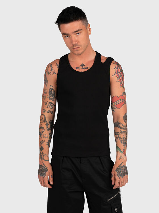 Top negru cu decupaj - 1