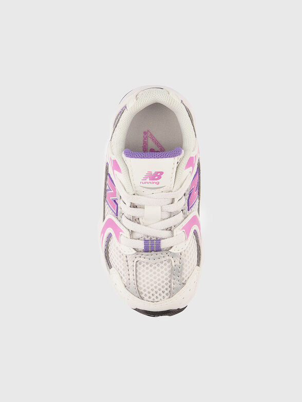 530 white sports shoes with contrasting logo  - 6