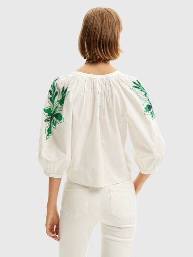 Cotton blouse with buttons and embroidery - 3