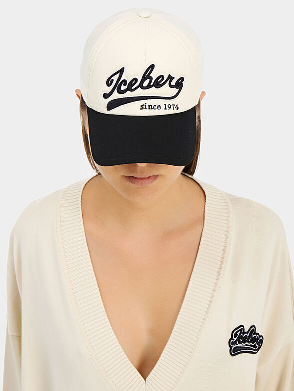Baseball cap with logo - 2