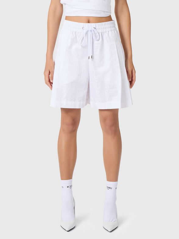 Cotton shorts with logo accent - 1