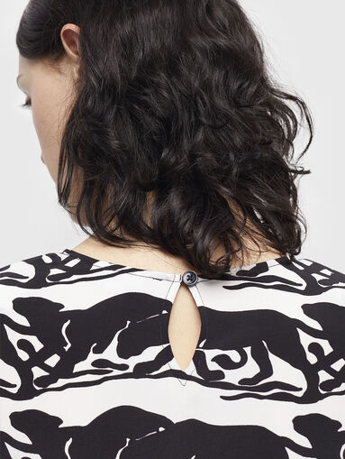 Short dress with accent print - 3