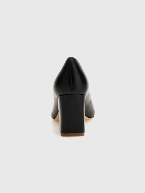 VARLAY shoes with triangular logo - 3