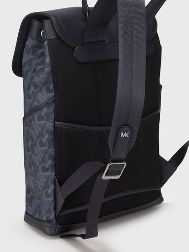 Backpack with monogram logo design - 4