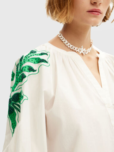 Cotton blouse with buttons and embroidery - 4