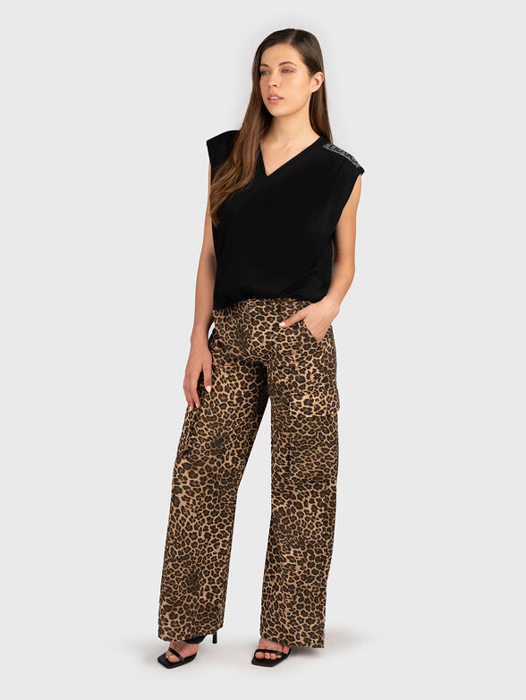 V-neck T-shirt with rhinestones - 2