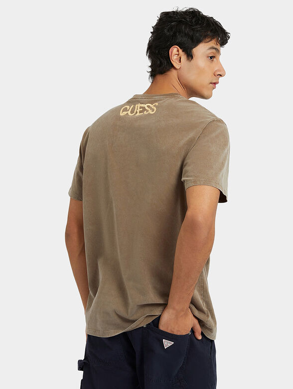 QUEEN T-shirt with print in beige - 3